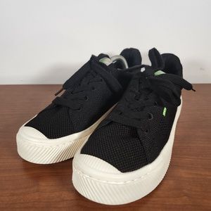 Cariuma IBI Low Black Knit Sneakers Women's Size 7 Men's Size 5.5